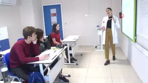 Hem Annesi Hem Antrenörü: 'Karateci Anne-kız' Hem Annesi Hem Antrenörü: 'Karateci Anne-kız'