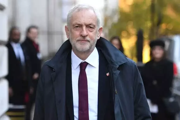 İngiltere'de Başbakan May, Brexit Anlaşmasına Kabinesinin Desteğini Aldı İngiltere'de Başbakan May, Brexit Anlaşmasına Kabinesinin Desteğini Aldı