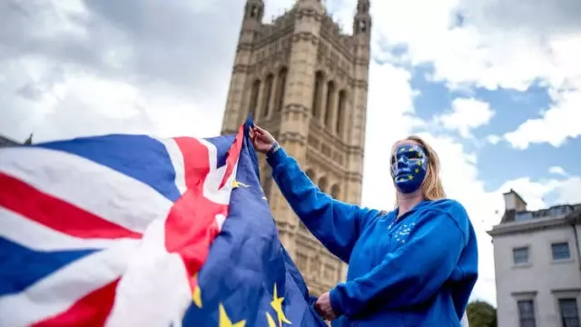 İngiltere'de Başbakan May, Brexit Anlaşmasına Kabinesinin Desteğini Aldı İngiltere'de Başbakan May, Brexit Anlaşmasına Kabinesinin Desteğini Aldı