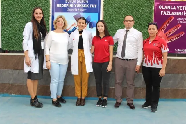 Hem Annesi Hem Antrenörü: 'Karateci Anne-kız' Hem Annesi Hem Antrenörü: 'Karateci Anne-kız'