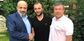 'Şampiyon' Murat Akın Futbolu Bıraktı