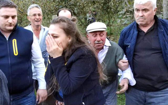 Yaşlı Kadın Eviyle Birlikte Yandı, Dede-Torunun Gözyaşları Yürekleri Dağladı