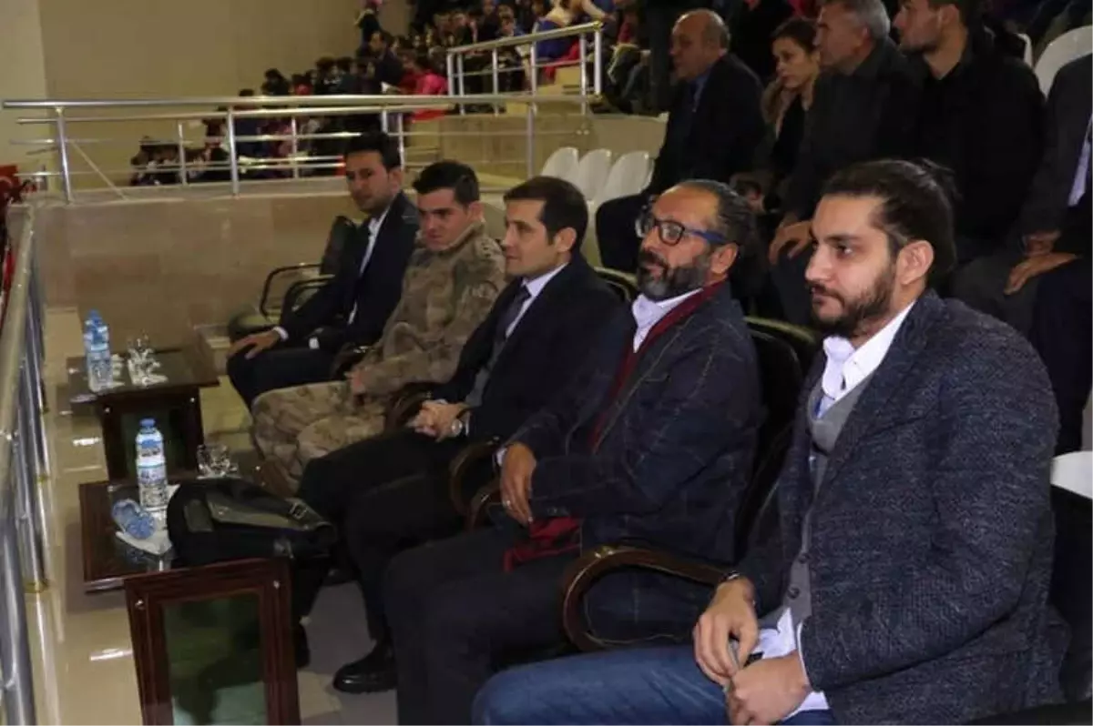 Yazar Sinan Yağmur Tutak'ta Okurlarıyla Buluştu