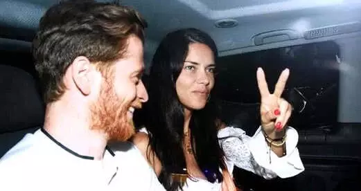 Adriana Lima'dan, Metin Hara İçin Aşk Dolu Paylaşım! Adriana Lima'dan, Metin Hara İçin Aşk Dolu Paylaşım!