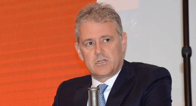 AK Parti'de İzmir İçin Adı Geçen Mahmut Özgener, Aile Engeline Takıldı