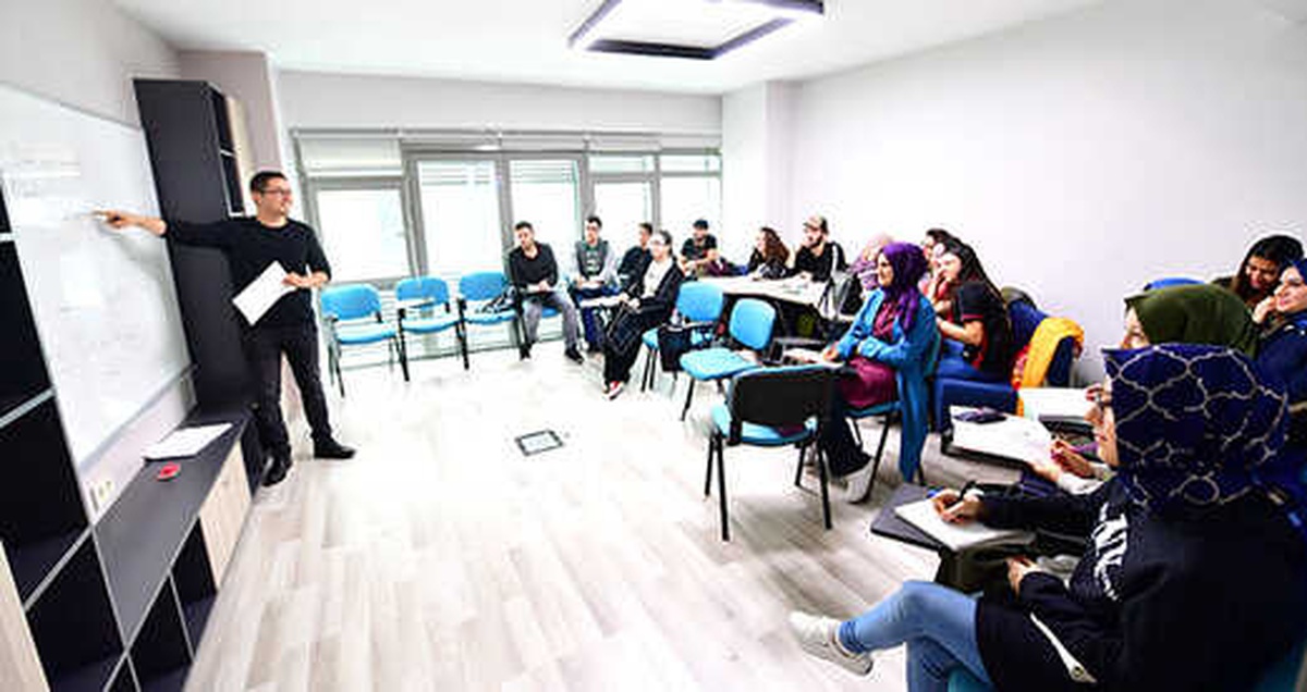 Akademi Beyoğlu'nda Sekiz Branşta Ücretsiz Yabancı Dil Eğitimi Veriliyor