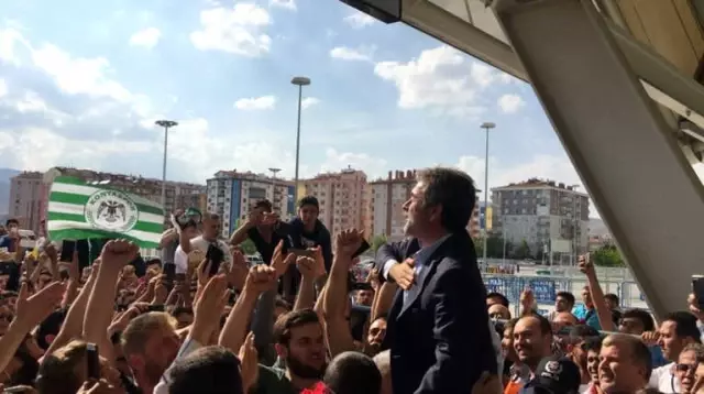 Aykut Kocaman, Atiker Konyaspor ile Anlaştı Aykut Kocaman, Atiker Konyaspor ile Anlaştı