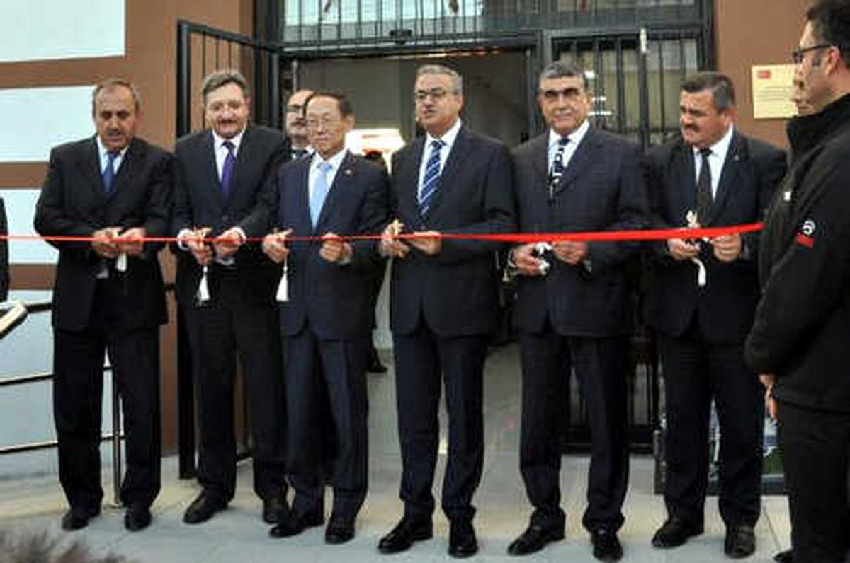 Güney Kore'den Tarsus'a Göçmen Sağlığı Merkezi