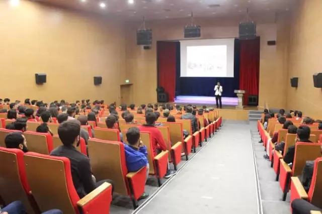 Köyden Külliyeye Giden Bir Başarı Hikayesi' Söyleşisi Yapıldı Köyden Külliyeye Giden Bir Başarı Hikayesi' Söyleşisi Yapıldı
