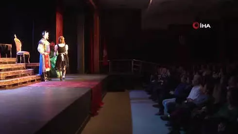 Kral' Hem Düşündürdü Hem Güldürdü Kral' Hem Düşündürdü Hem Güldürdü