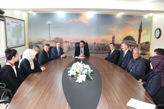 Milli Eğitim Müdürü Savaşçı, Başarılı Öğrencileri Ödüllendirdi Milli Eğitim Müdürü Savaşçı, Başarılı Öğrencileri Ödüllendirdi