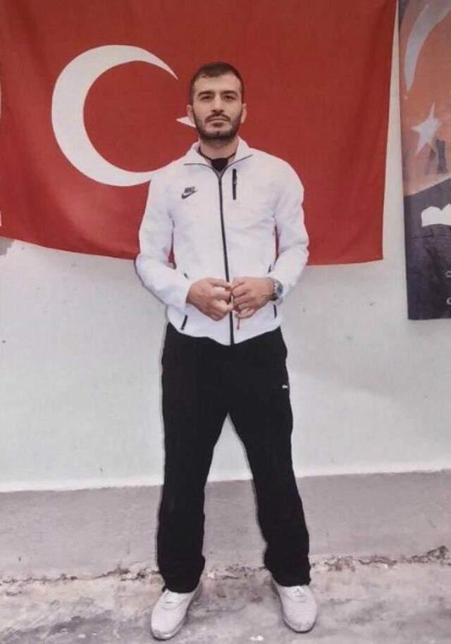 Ruhsatsız Silah Bulundurmaktan Cezaevine Giren Oyuncu Ufuk Bayraktır'dan İlk Fotoğraf