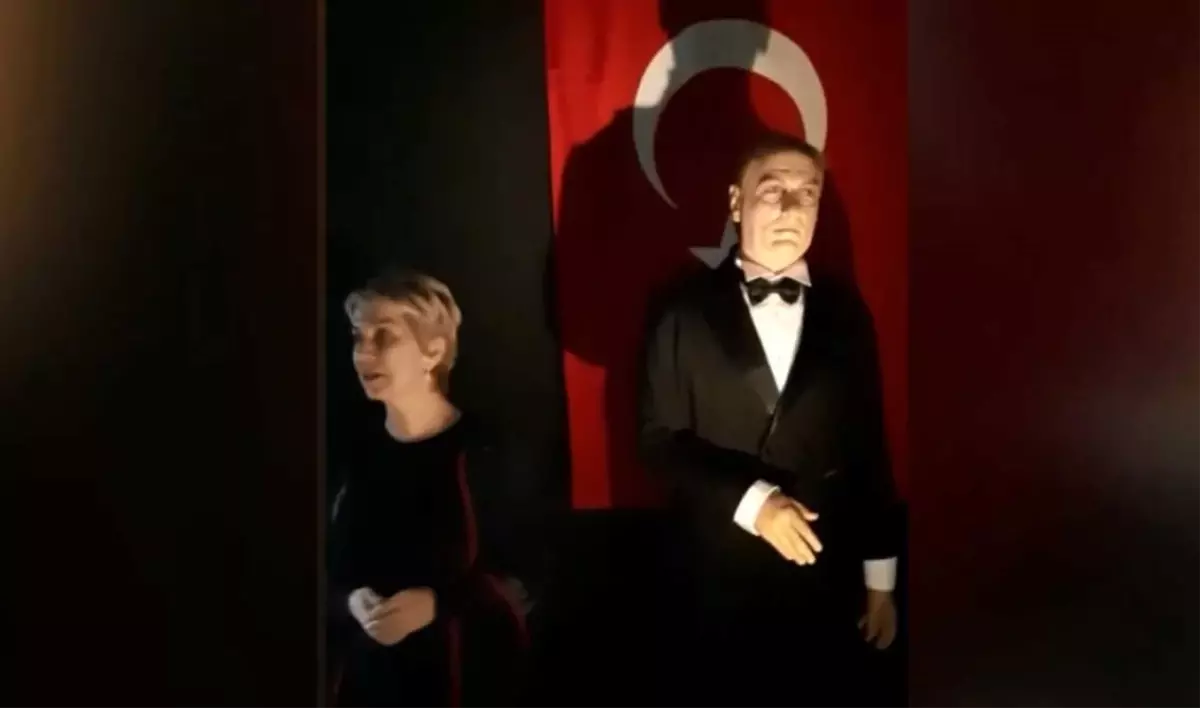 AVMde Atatürke benzemeyen heykel: Mustafa Cengize daha çok benziyor 17