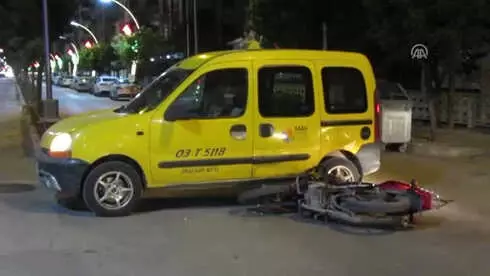 Taksiyle Çarpışan Motosikletin Sürücüsü Öldü