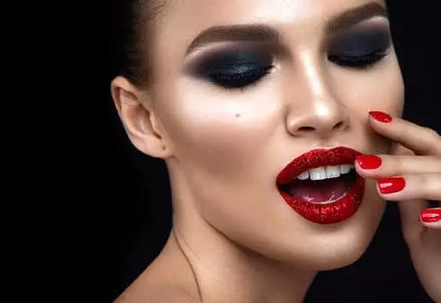 Yılbaşında Hangi Burç Nasıl Makyaj Yapmalı?