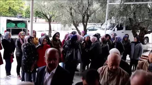 Almanya'da Raylara Düşen Kişiyi Kurtarırken Ölen Genç Toprağa Verildi Almanya'da Raylara Düşen Kişiyi Kurtarırken Ölen Genç Toprağa Verildi