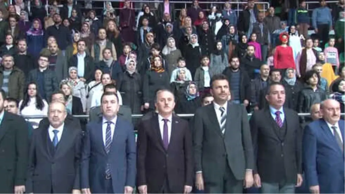 Bağcılar'da Başarılı Gençler Ödüllendirildi