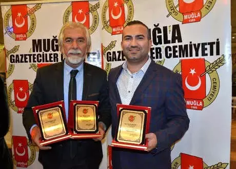Dha Muhabirleri Ödüllerini Aldı