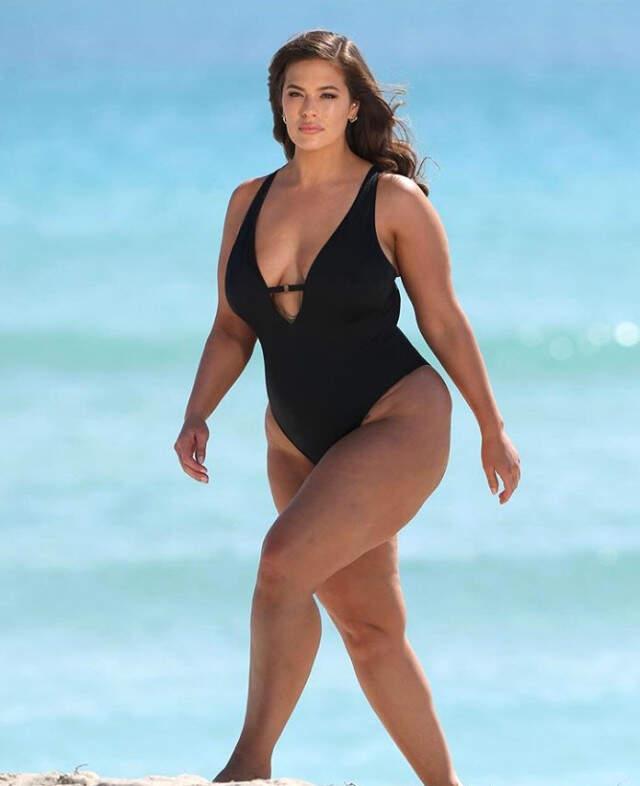 Düyaca Ünlü Büyük Beden Model Ashley Graham'dan İtiraf: Flört Ettiğim Erkeklerle Hemen Yattım ve Kaybettim