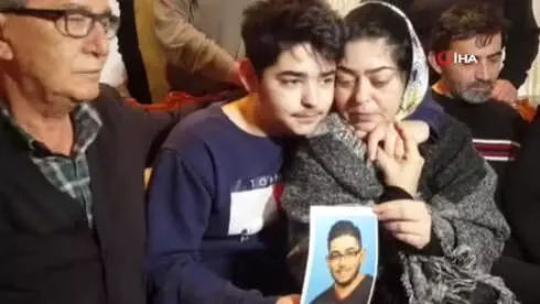 Kahraman Türk Gencinin Annesi Almanlara Seslendi: 'Benim Oğlum Unutulmasın' Kahraman Türk Gencinin Annesi Almanlara Seslendi: 'Benim Oğlum Unutulmasın'
