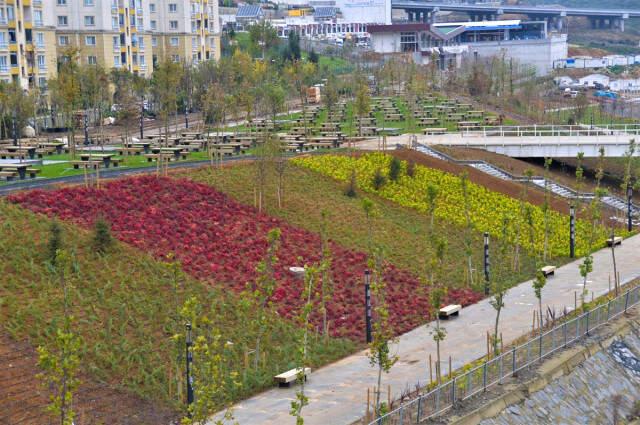 Millet Bahçeleri Açıldı! İşte Fotoğraflarla Millet Bahçeleri