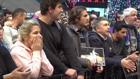 Müslüm'Den Çocuklar İçin Gala Müslüm'Den Çocuklar İçin Gala