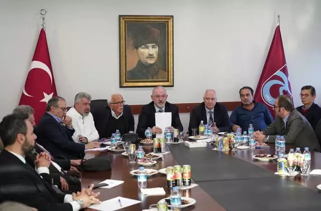 Trabzonspor'da Genişletilmiş Divan Toplantısı Yapıldı