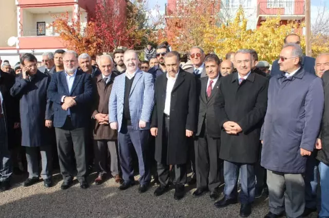 Tuşba Altıntepe Mahalle Parkı Hizmete Açıldı Tuşba Altıntepe Mahalle Parkı Hizmete Açıldı