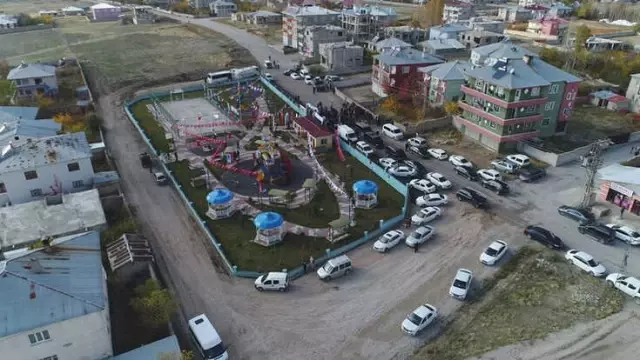 Tuşba Altıntepe Mahalle Parkı Hizmete Açıldı Tuşba Altıntepe Mahalle Parkı Hizmete Açıldı