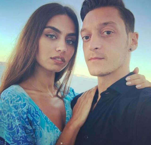 Amine Gülşe ve Mesut Özil 3 Ayrı Ülkede Düğün Yapacak