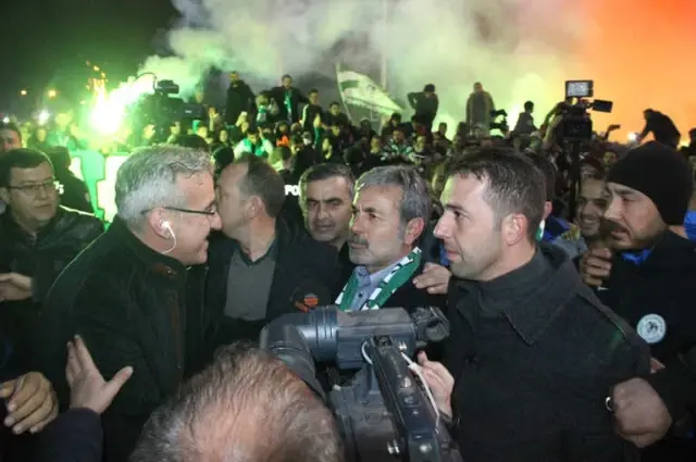 Aykut Kocaman Coşkuyla Karşılandı Aykut Kocaman Coşkuyla Karşılandı
