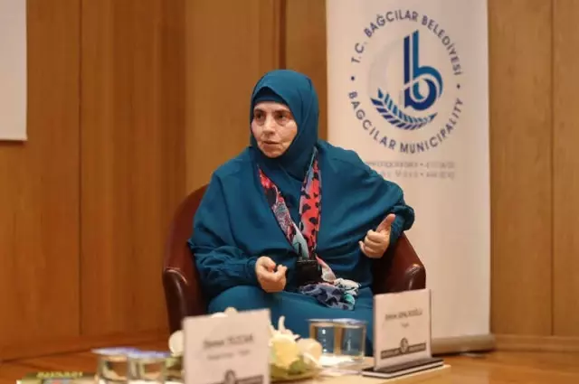 Emine Şenlikoğlu: 'İslami Kesim Psikolojik Savaş Yapmayı Bilmiyor' Emine Şenlikoğlu: 'İslami Kesim Psikolojik Savaş Yapmayı Bilmiyor'