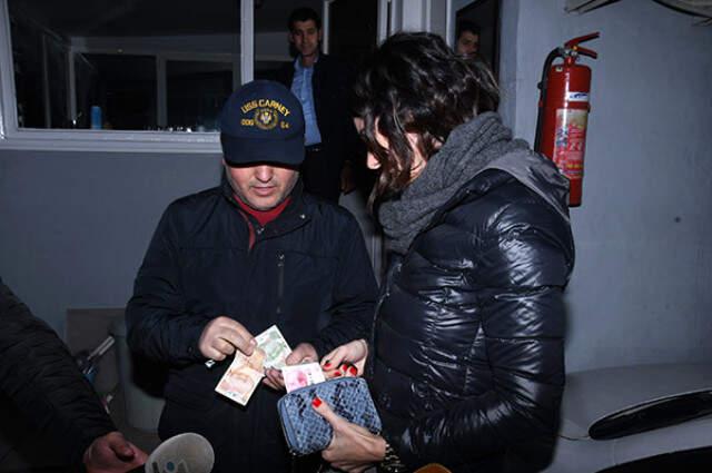 Cem Yılmaz'la Aşk Yaşayan Defne Samyeli, Özel Hayatıyla İlgili Konuşmama Kararı Aldı