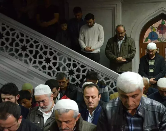 Erbaş: 'Peygamberimiz Bütün İnsanlık İçin Huzurun, Merhametin ve Adaletin Rehberidir' Erbaş: 'Peygamberimiz Bütün İnsanlık İçin Huzurun, Merhametin ve Adaletin Rehberidir'