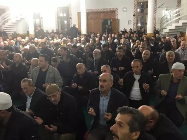 Fatsa'da Çocuklardan Mevlid Kandili Programı Fatsa'da Çocuklardan Mevlid Kandili Programı