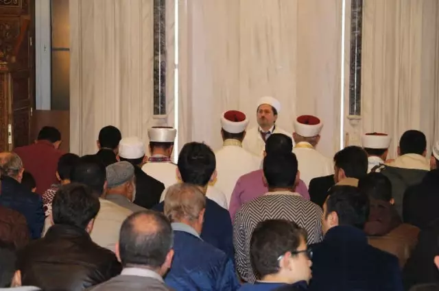 Gaziantep'te Mevlit Kandili Sevinci Gaziantep'te Mevlit Kandili Sevinci