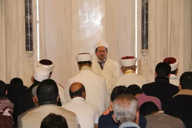 Gaziantep'te Mevlit Kandili Sevinci Gaziantep'te Mevlit Kandili Sevinci
