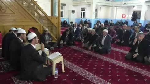 Hakkari'de Mevlid-i Şerif Programı Düzenlendi Hakkari'de Mevlid-i Şerif Programı Düzenlendi