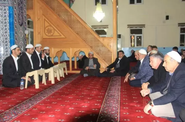 Hakkari'de Mevlit Kandili İhya Edildi Hakkari'de Mevlit Kandili İhya Edildi
