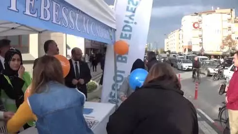 İnegöl Belediyesi'nden 'Tebessüm' Çadırları İnegöl Belediyesi'nden 'Tebessüm' Çadırları