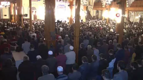 Konya'da Mevlit Kandilinde Camiler Doldu Taştı Konya'da Mevlit Kandilinde Camiler Doldu Taştı