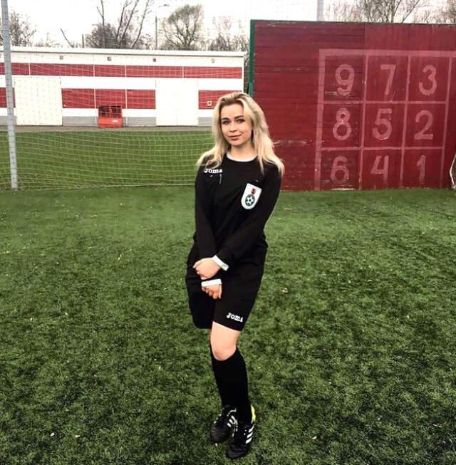 19 Yaşındaki Tanya Zabrodina, Rusya'da Hakem Olmanın Zorluklarını Anlattı