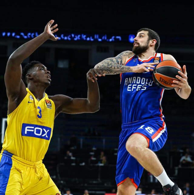 Anadolu Efes, Maccabi FOX Tel Aviv'i 90-77 ile Geçti