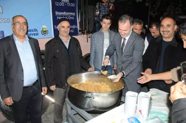 Başkan Taban Helva Dağıttı Başkan Taban Helva Dağıttı