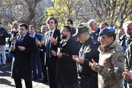 Beytüşşebap'ta Şehit Mezarlarına Bakım Beytüşşebap'ta Şehit Mezarlarına Bakım
