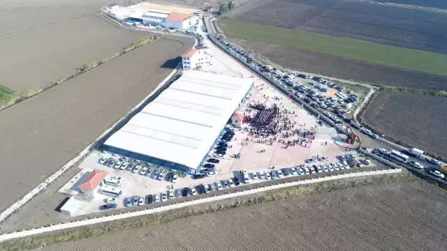 Büyükşehir'den Vatandaşlara Kandil Kömbesi Büyükşehir'den Vatandaşlara Kandil Kömbesi