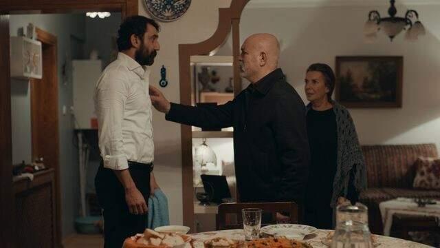 Çukur Dizisinde Baba ve Oğlun Kavuşması Sahnesi Yeni Bölüme Damga Vuracak