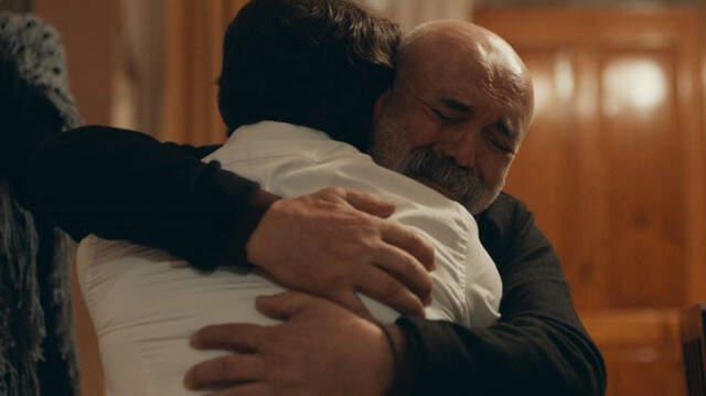 Çukur Dizisinde Baba ve Oğlun Kavuşması Sahnesi Yeni Bölüme Damga Vuracak