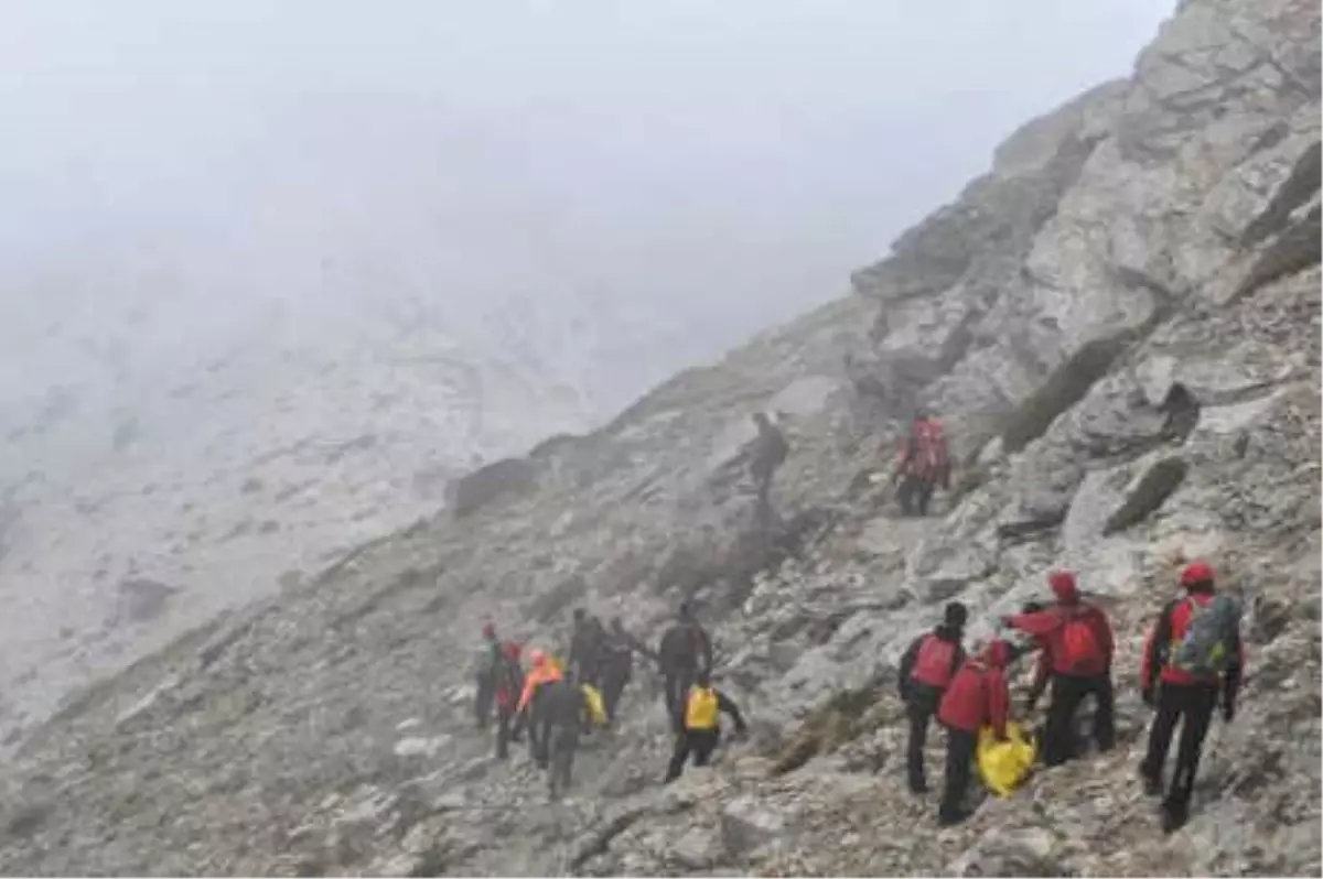 Düşen Uçağın Enkazı Bulundu; Pilot ve Öğrencisinden Acı Haber (6)