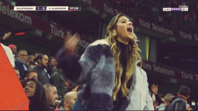 Galatasaraylı Maicon'un Eşi, Brezilyalı Futbolcuya Boşanma Davası Açtı